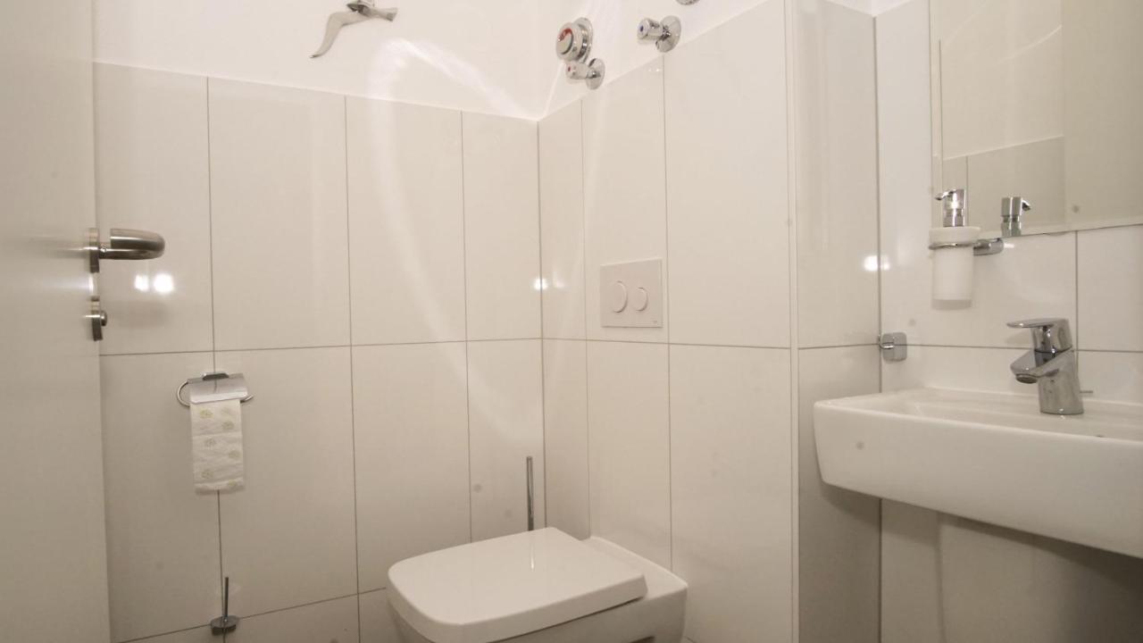 Terrasse, Gratis Nutzung Vom Ahoi Erlebnisbad Und Sauna In Sellin - Meeresblick Fewo 77 Goehren  Esterno foto
